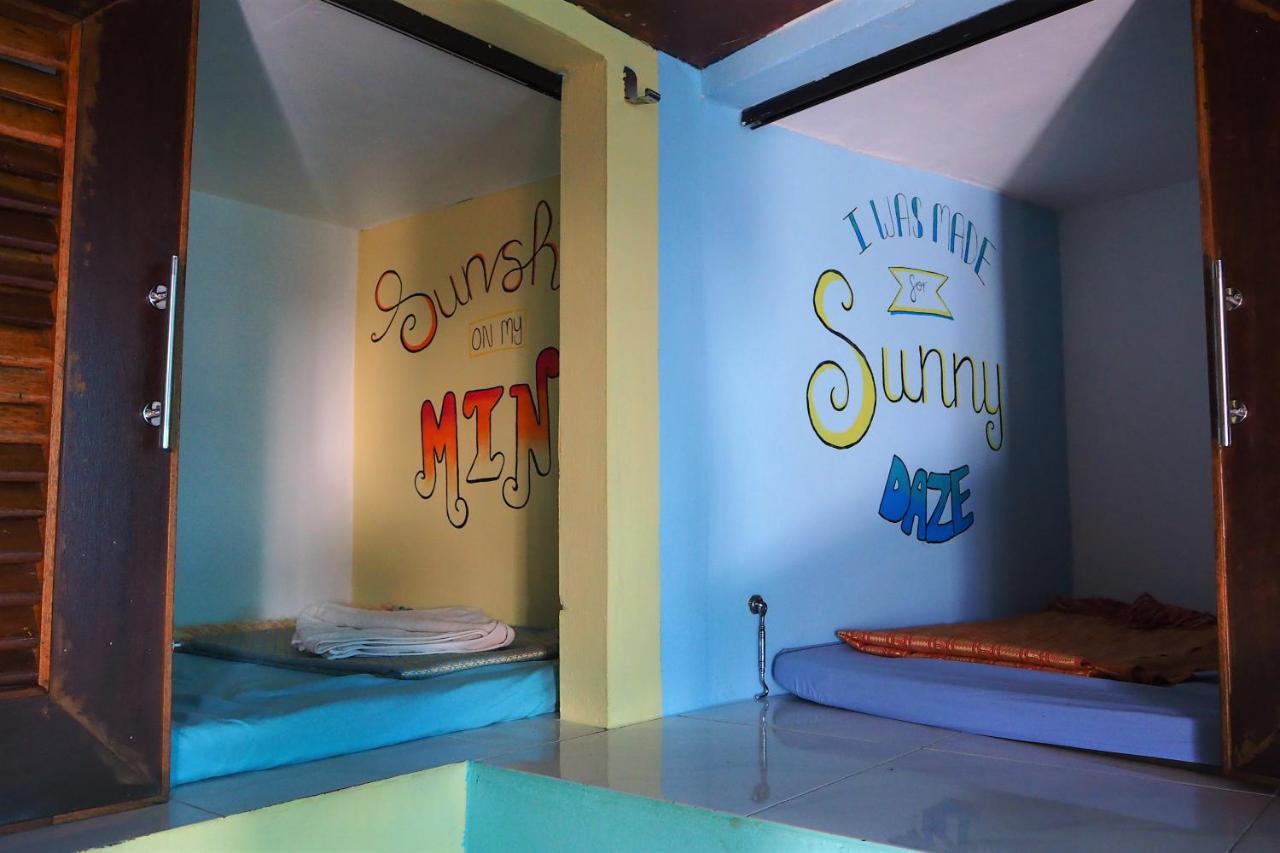 Sundaze Samet - Bar & Hostel Koh Samet Exterior photo