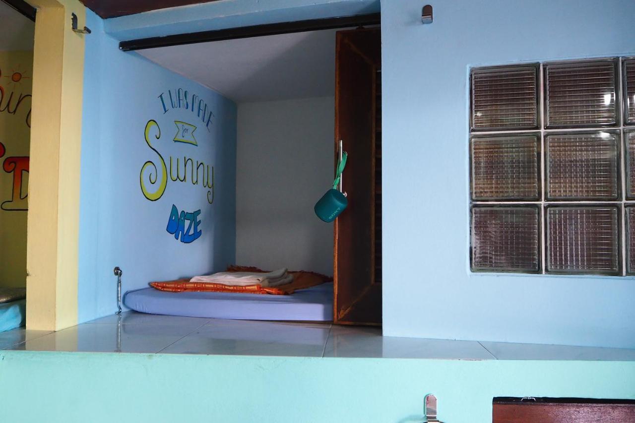 Sundaze Samet - Bar & Hostel Koh Samet Exterior photo