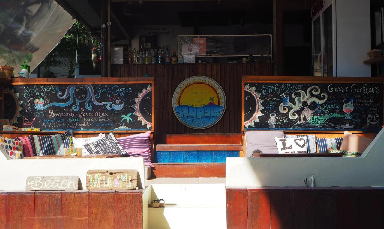 Sundaze Samet - Bar & Hostel Koh Samet Exterior photo